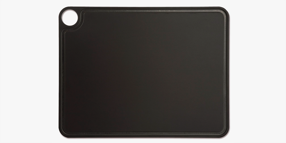 Tabla De Corte negra con canal y colgador 427 x 327 mm